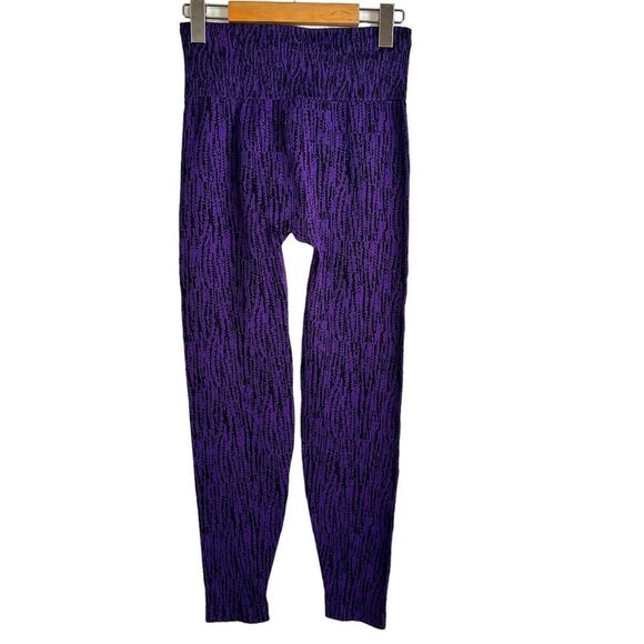 Athleta Flurry Elemental Tight  Snowscape Black/ Basalt Violet Leggings Size Med - Picture 3 of 7